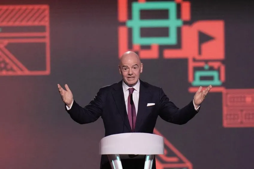 AP Gianni Infantino en el sorteo de Qatar 2022