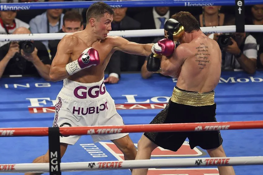 MEXSPORT Canelo Álvarez y Golovkin durante una pelea