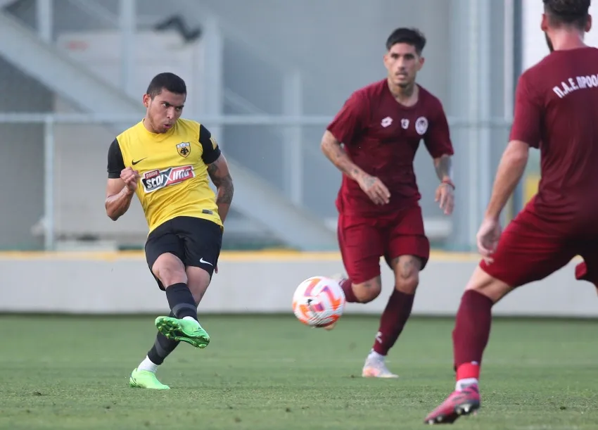 TWITTER: @AEK_FC_OFFICIAL Orbelín en el juego ante Proodeftiki