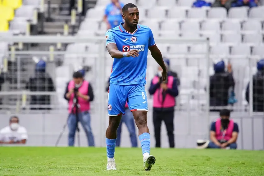 IMAGO 7 Carneiro en us debut con Cruz Azul