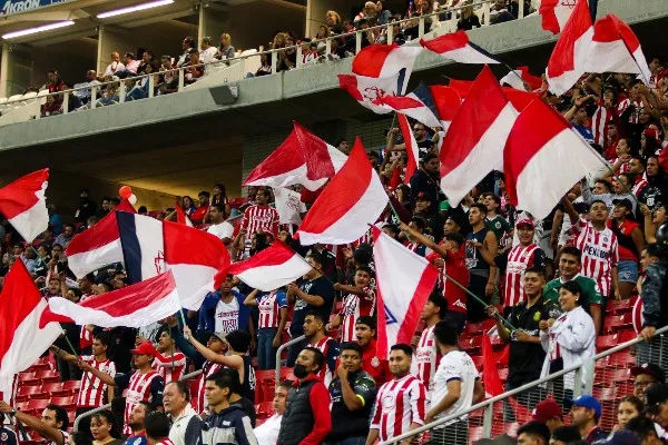 IMAGO7 Afición de Chivas en el Clásico Tapatío