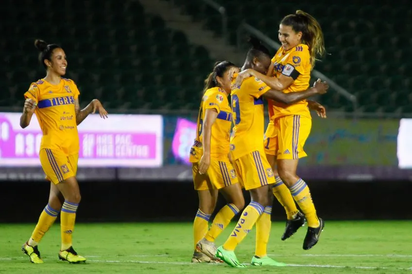 IMAGO7 Jugadoras de Tigres festejando un gol