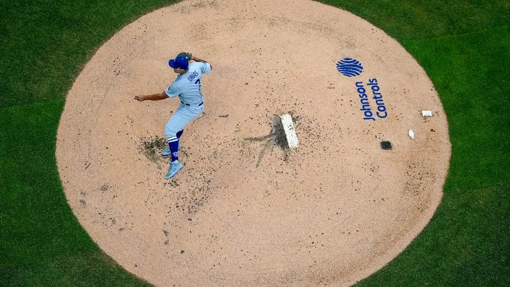 AP El pitcher mexicano tuvo su victoria 13 de la temporada
