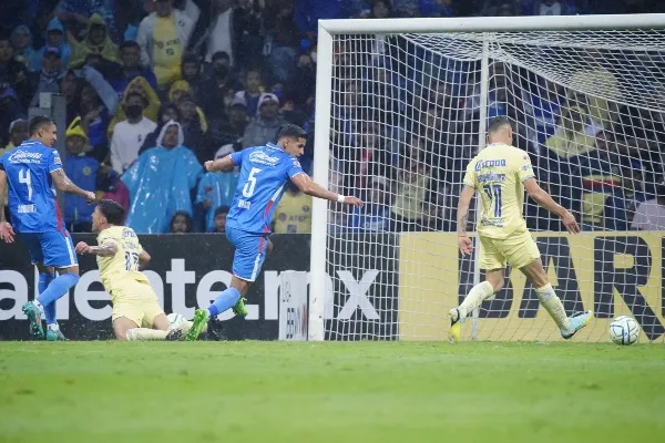 IMAGO7 El momento del gol de Jonathan