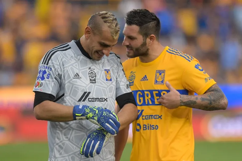 IMAGO7 Gignac y Nahuel Guzmán
