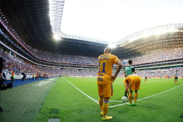 IMAGO7 Afición en el Clásico Regio 128