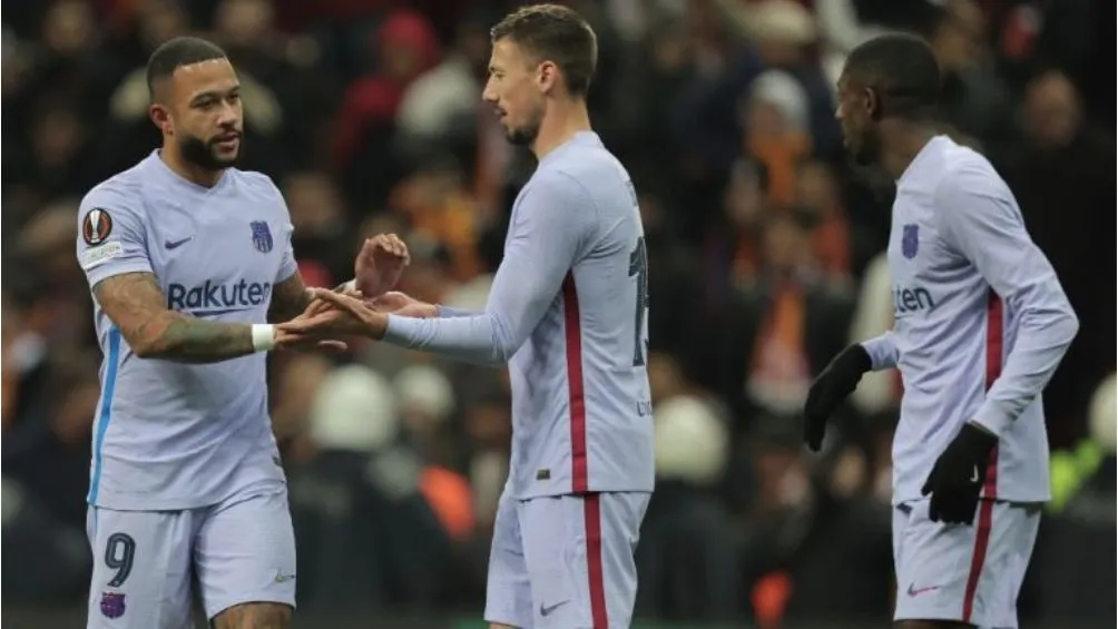 AP Depay en un juego del Barça