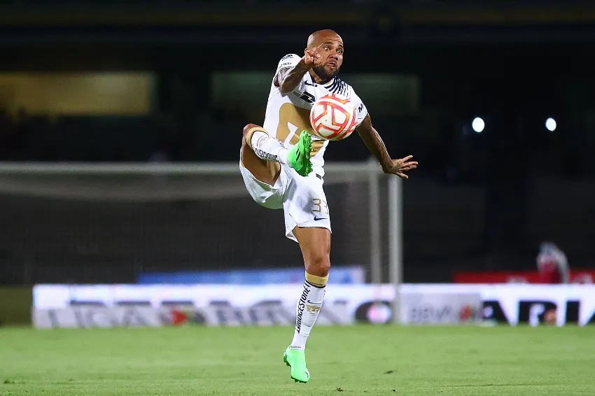 IMAGO 7 Dani Alves previo a un partido de Pumas