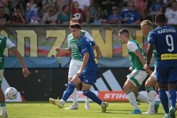 TWITTER @MIEDZLEGNICA El club supo sobreponerse a la expulsión del mexicano