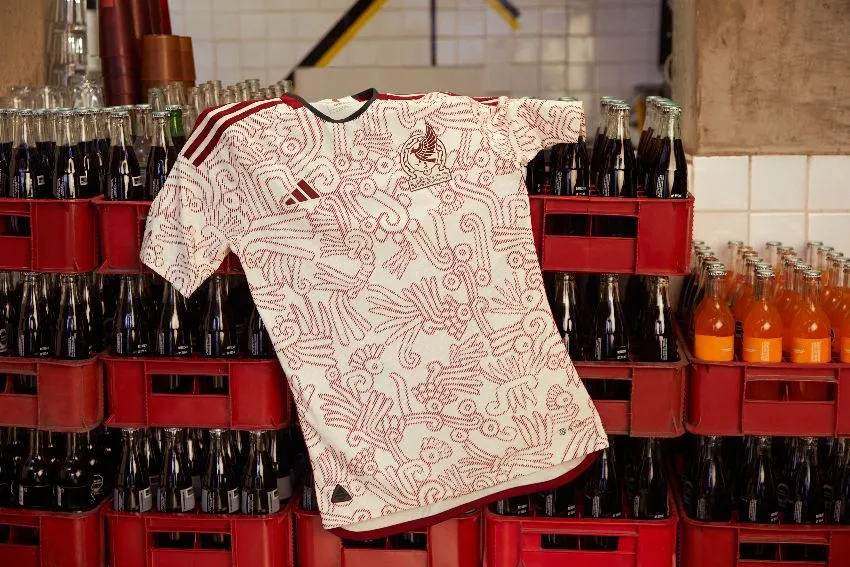 ADIDAS Segunda playera de México para Qatar 2022