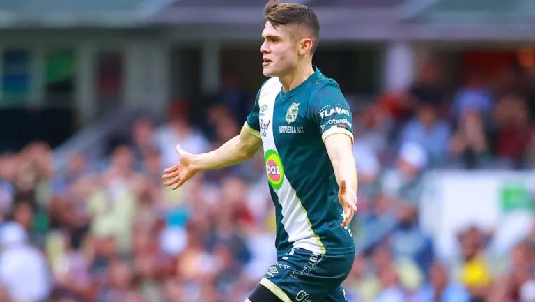 IMAGO7 Israel Reyes en festejo con Puebla