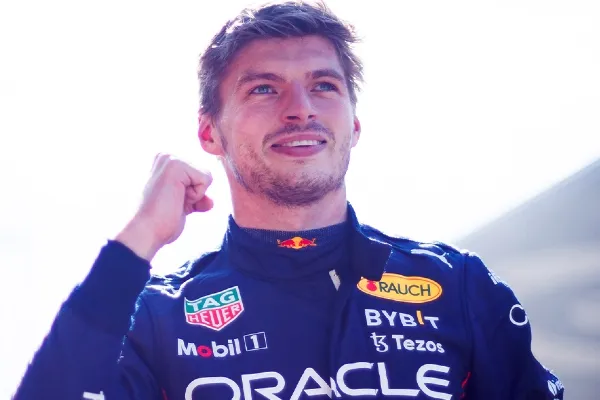 TWITTER @REDBULLRACING Mad Max se llevó la pole position