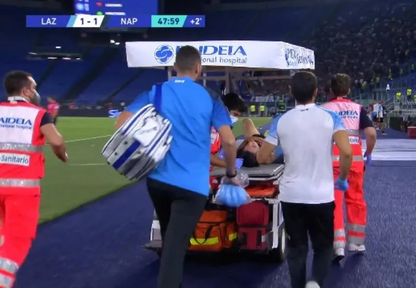 ESPECIAL Salió en camilla el mexicano