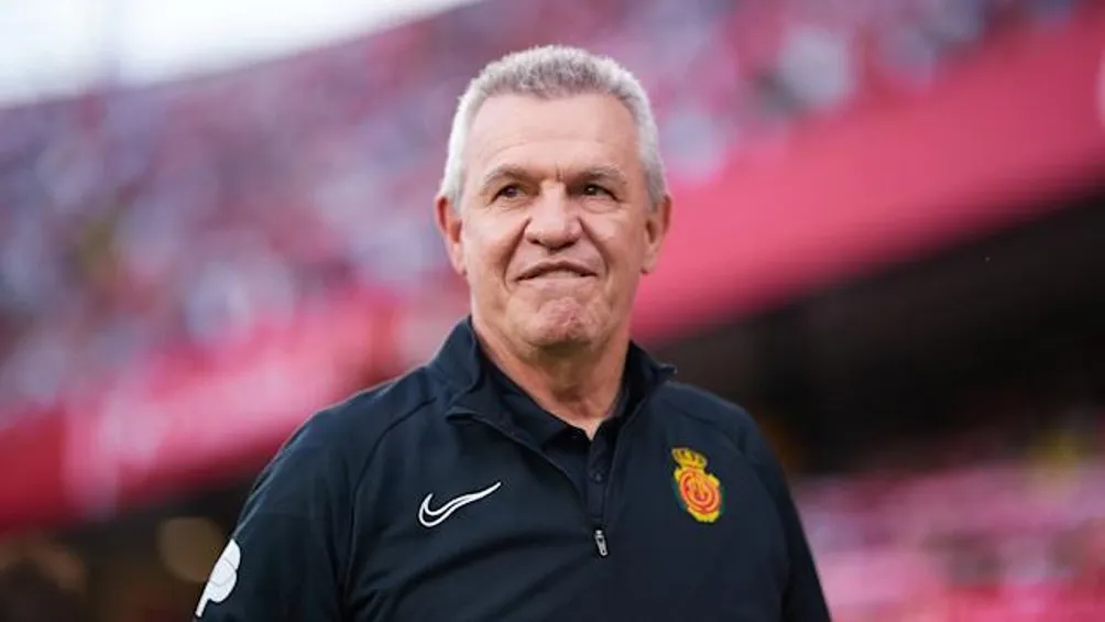 AP Javier Aguirre dirigiendo al Mallorca