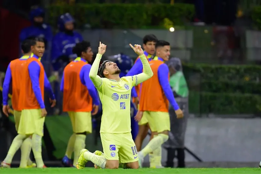 MEXSPORT Diego Valdés festejando un gol