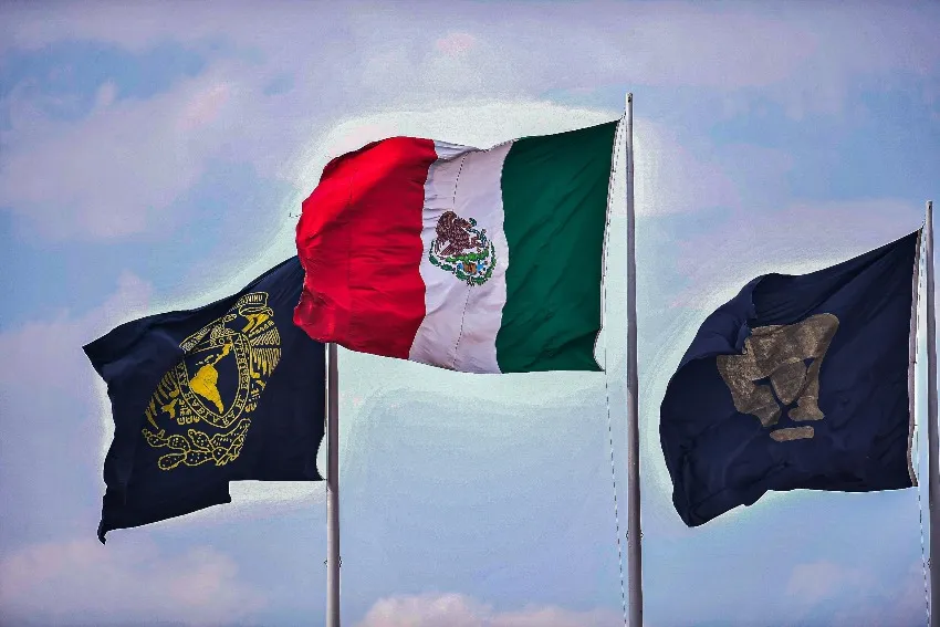 MEXSPORT Banderas de CU, casa de los Pumas