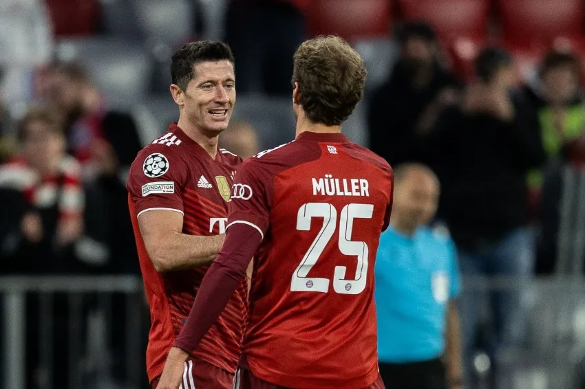 AP Lewa y Müller en un partido del Bayern Múnich