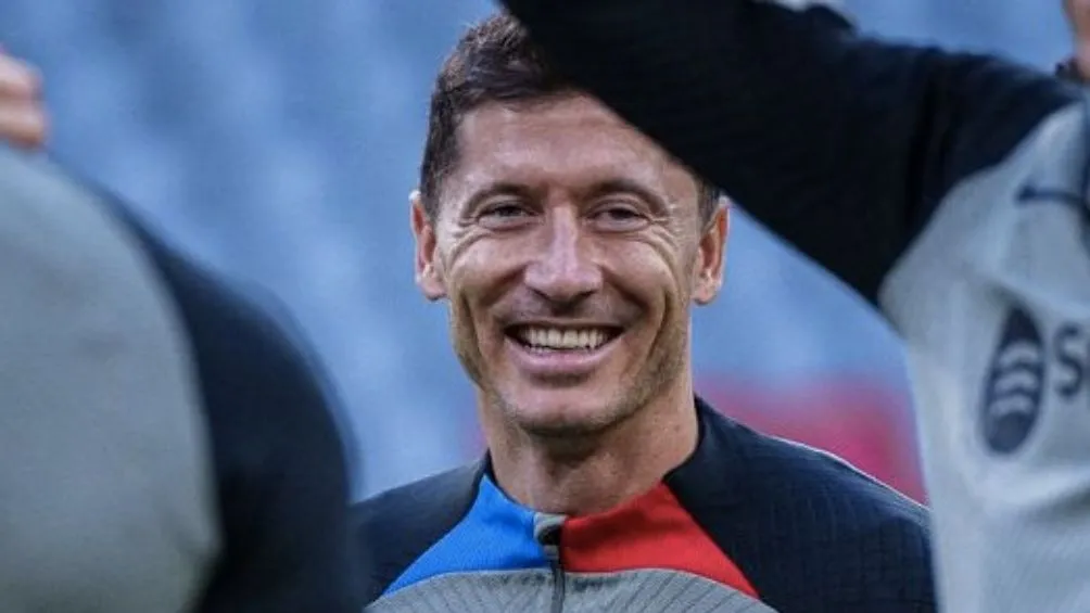 TWITTER @FCBarcelona El polaco entrenando con el Barcelona