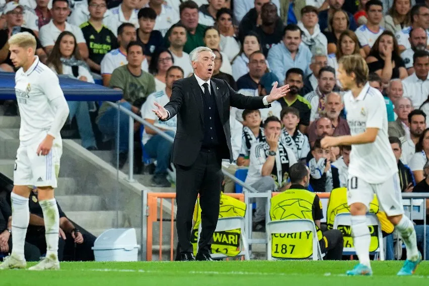 AP Ancelotti en el partido de Champions