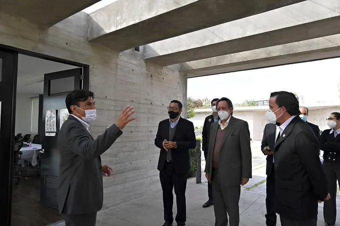 TWITTER @LigaBBVAMX Raúl Alpízar con Leopoldo Silva y Mikel Arriola