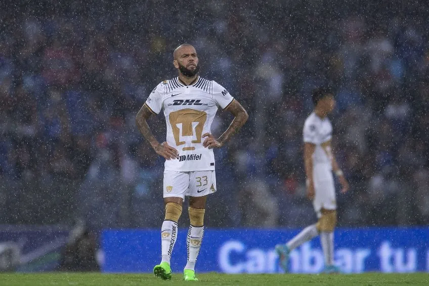 MEXSPORT Dani Alves durante un partido de Pumas