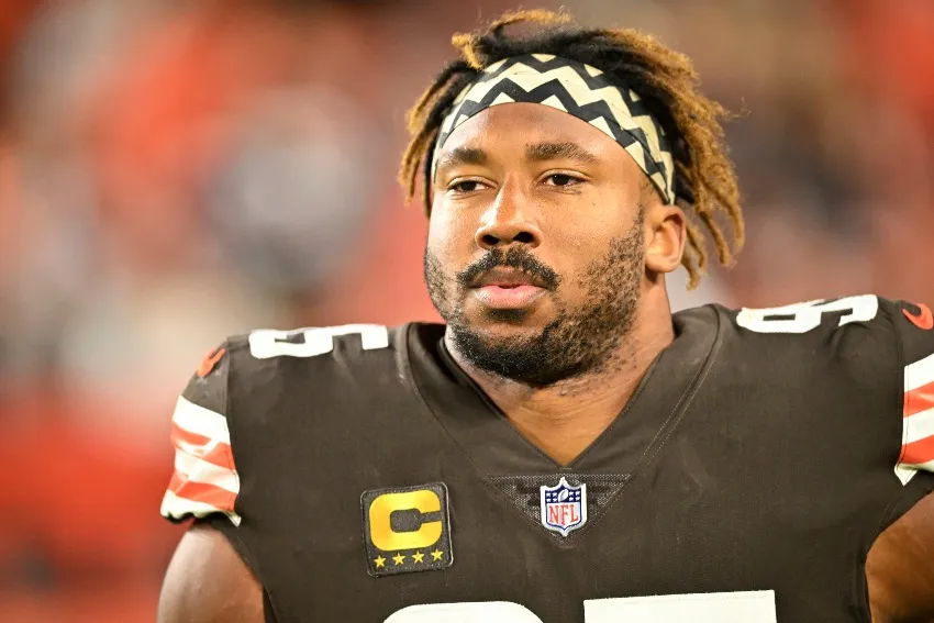 AP Myles Garrett con los Browns de la NFL