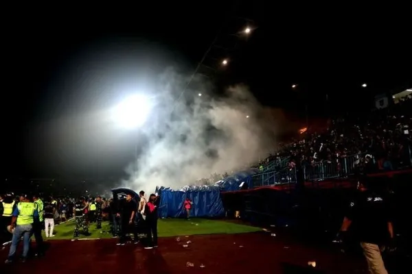 ESPECIAL Los hinchas se enfrentaron