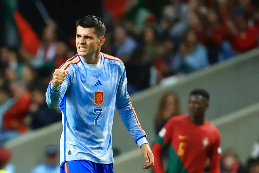 AP Álvaro Morata festejando un gol