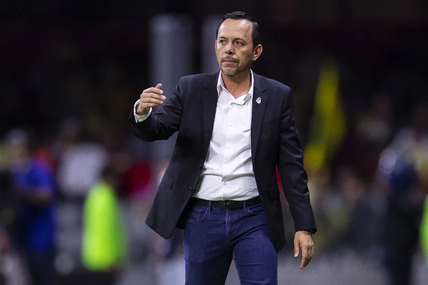 MEXSPORT Lalo Fentanes en un partido de Santos