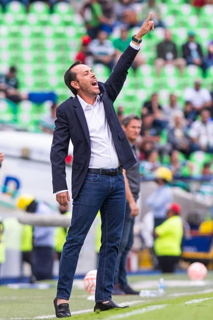 MEXSPORT Lalo Fentanes en un partido de Santos