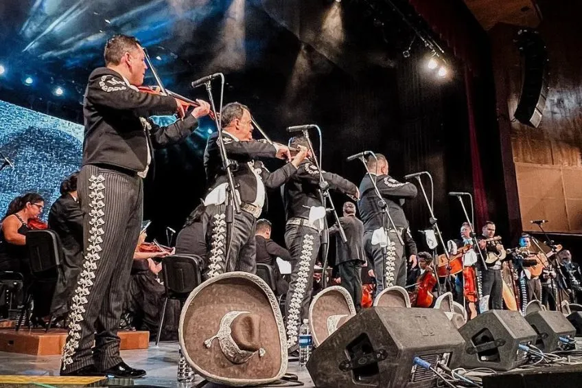 INSTAGRAM: @MariachiVargasOficial Mariachi durante un show