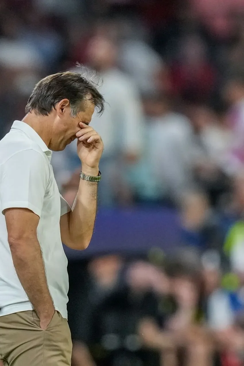 AP Julen Lopetegui fue despedido del Sevilla