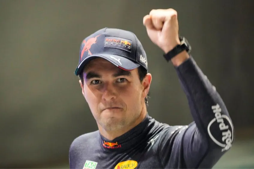 AP Checo Pérez tras ganar el GP de Singapur
