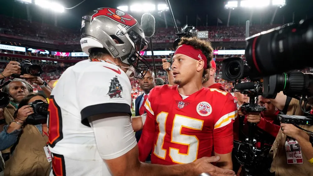 AP Brady y Mahomes