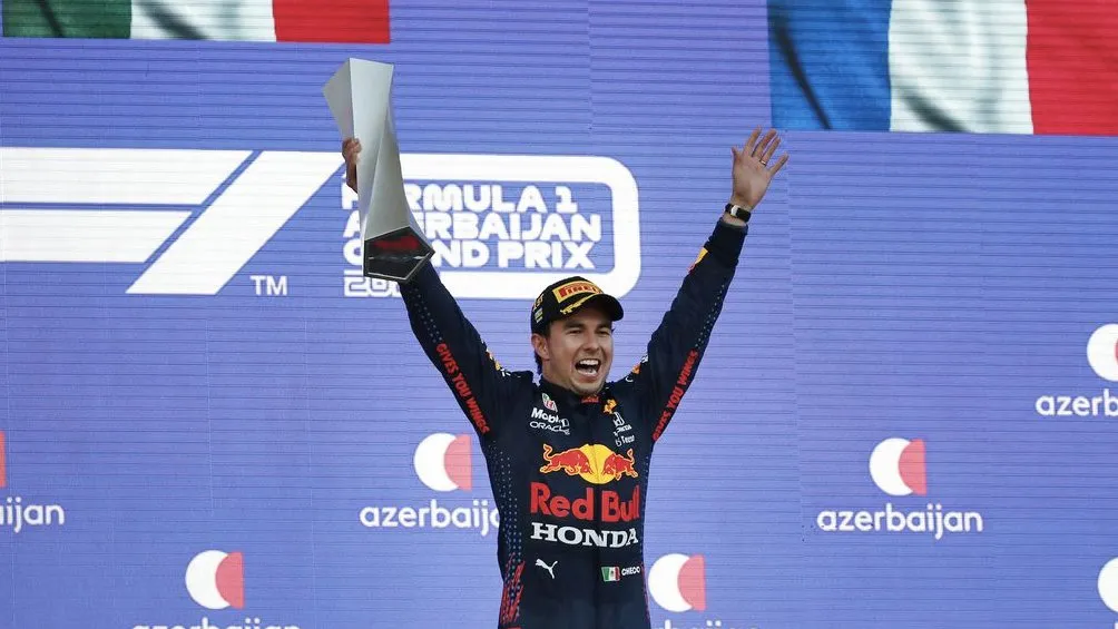 AP Pérez celebra triunfo en Azerbaiyan