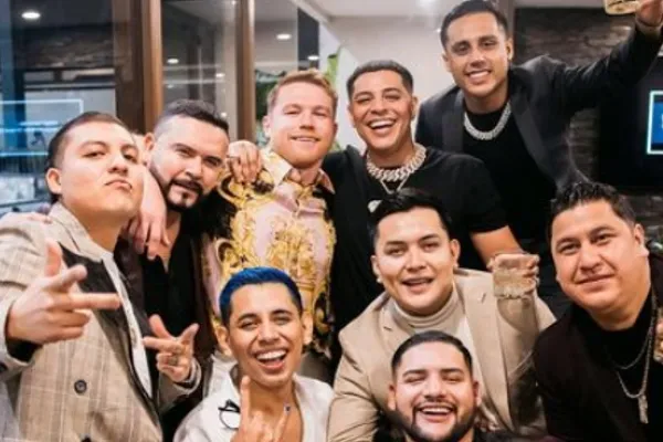 @EDUINCAZ El deportista junto a la agrupación de regional