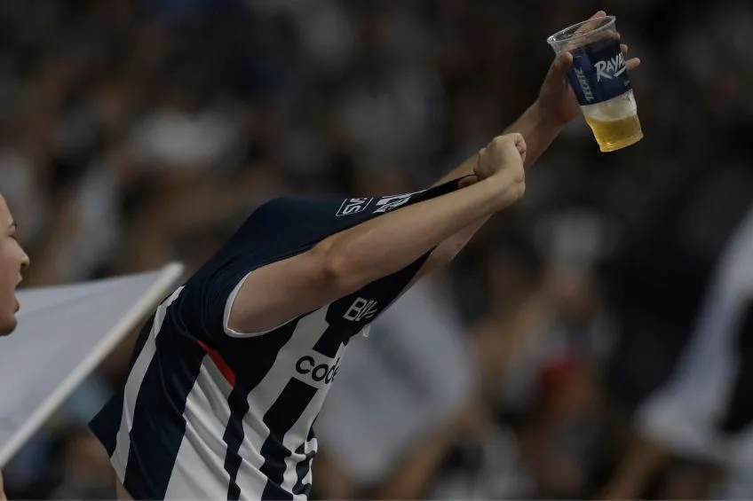 IMAGO7 Fanáticos de Rayados durante un partido