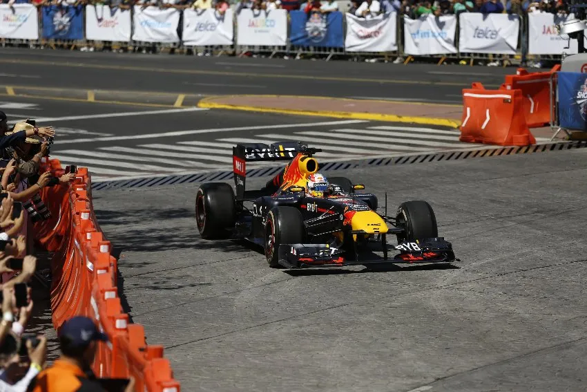 MEXSPORT Checo Pérez en el Show Run de Red Bull