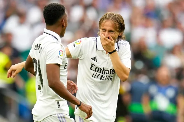 AP Jugadores del Real Madrid sonríen en juego