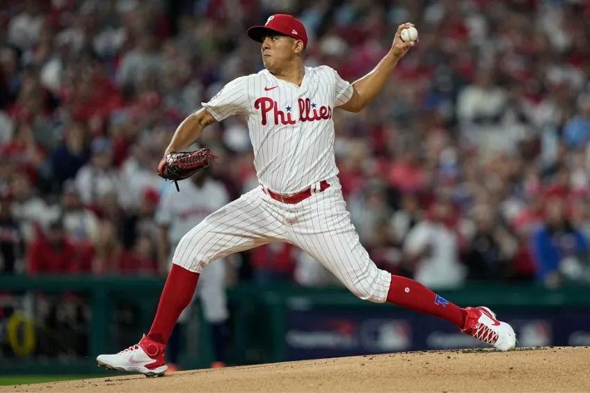 AP Ranger Suárez durante un juego de los Phillies