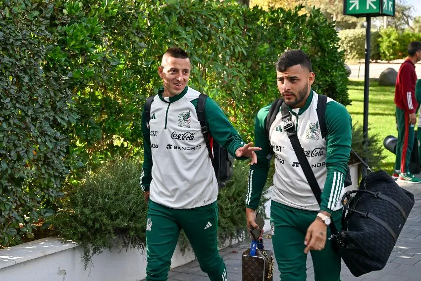 IMAGO7 Tricolor en su llegada a Girona