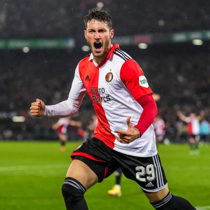 TWITTER: @Feyenoord Santi Giménez en celebración de gol