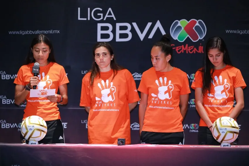 IMAGO7 Campaña en contra de la violencia a la mujer de la Liga MX Femenil