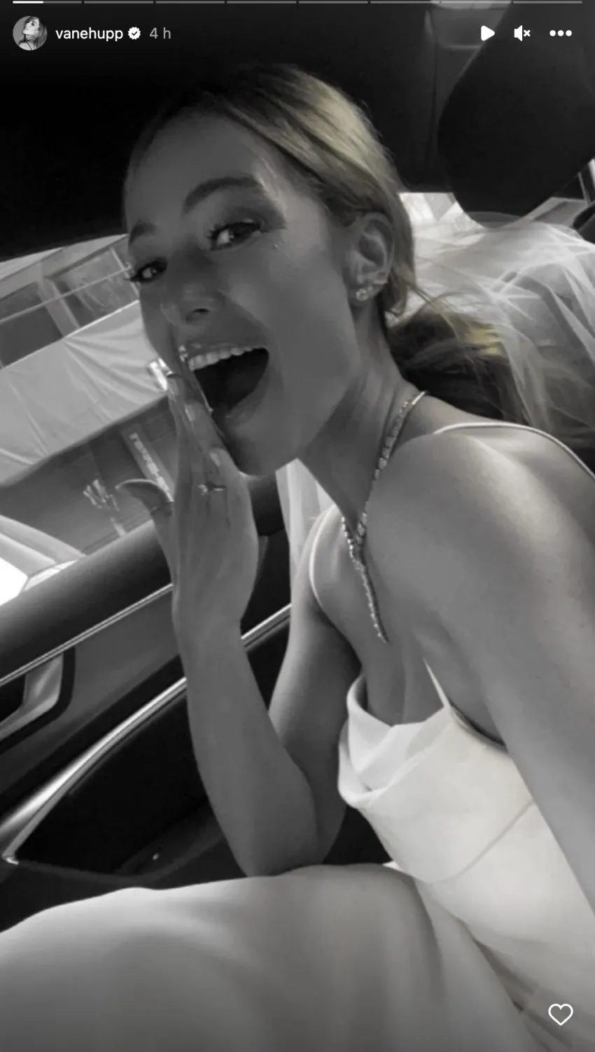 INSTAGRAM: @vanehupp Vanessa Huppenkothen en su boda