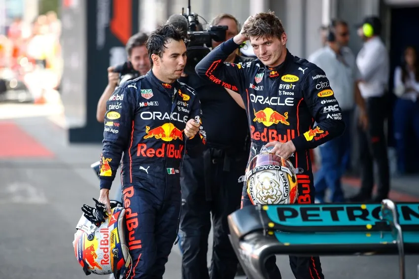 MEXSPORT Checo Pérez y Verstappen en un GP de la F1