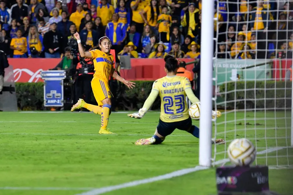 IMAGO7 La 'Maga' Ovalle firmó el primer gol