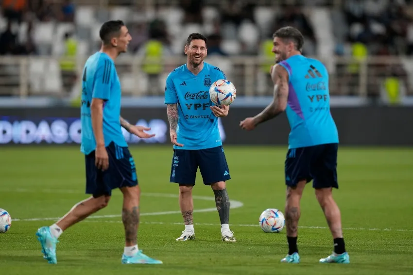 AP Messi en entrenamiento con Argentina