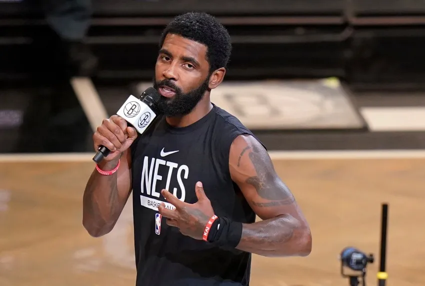 AP Kyrie Irving fue suspendido por los Nets