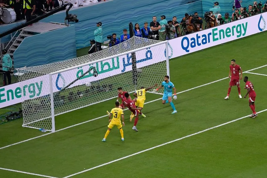 MEXSPORT Jugada fuera de lugar en el Qatar vs Ecuador