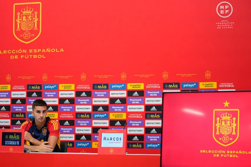 AP Ferran Torres en conferencia de prensa